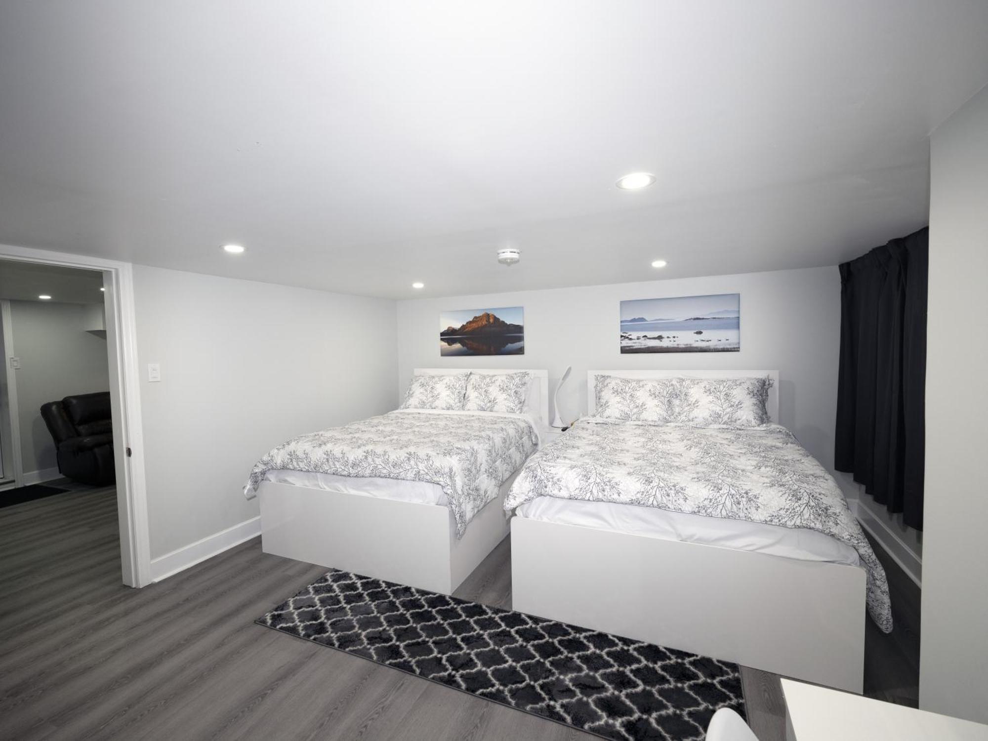 Serene Niagara Guest House ภายนอก รูปภาพ